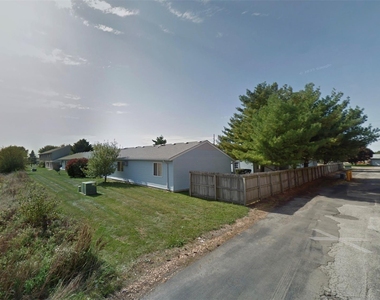 301 School Avenue - Photo Thumbnail 7