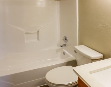 5207 Riverwood Drive - Photo Thumbnail 12