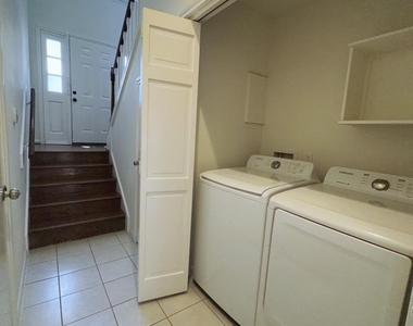 627 Hawthorne Street - Photo Thumbnail 11
