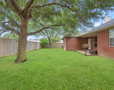 212 Silverbrook Lane - Photo Thumbnail 27