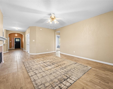 212 Silverbrook Lane - Photo Thumbnail 16