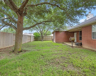212 Silverbrook Lane - Photo Thumbnail 30