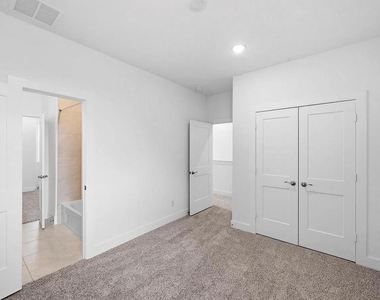 12746 Grayson County Drive - Photo Thumbnail 8