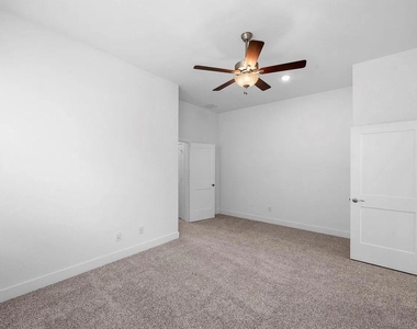 12746 Grayson County Drive - Photo Thumbnail 9