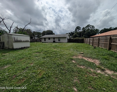 111 Dolphin Street Se - Photo Thumbnail 8