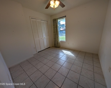 111 Dolphin Street Se - Photo Thumbnail 5