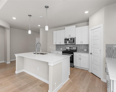 14115 Greystone Terrace Street - Photo Thumbnail 8
