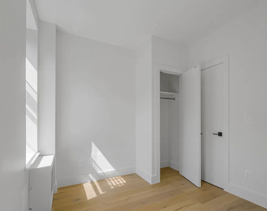 255 West 15th Street - Photo Thumbnail 8