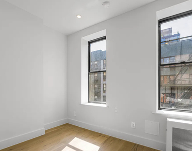 255 West 15th Street - Photo Thumbnail 9