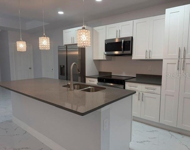 744 Eisenhower Boulevard - Photo Thumbnail 1