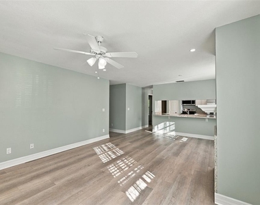 351 23rd Avenue Sw - Photo Thumbnail 5