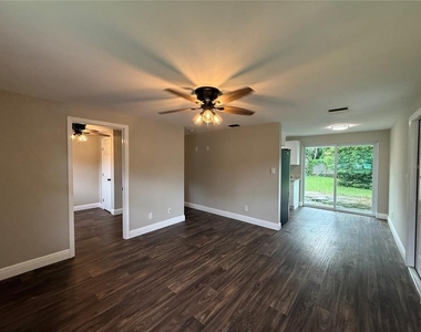 11542 90th Street - Photo Thumbnail 11