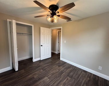 11542 90th Street - Photo Thumbnail 9