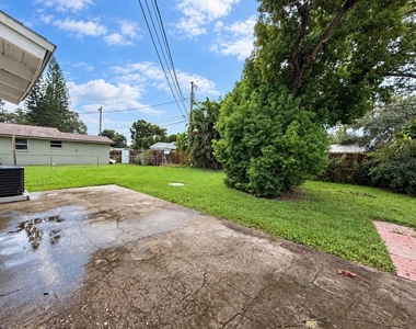 11542 90th Street - Photo Thumbnail 18