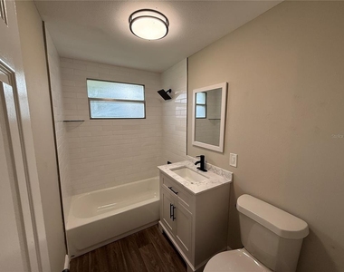11542 90th Street - Photo Thumbnail 6