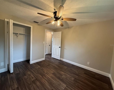 11542 90th Street - Photo Thumbnail 5