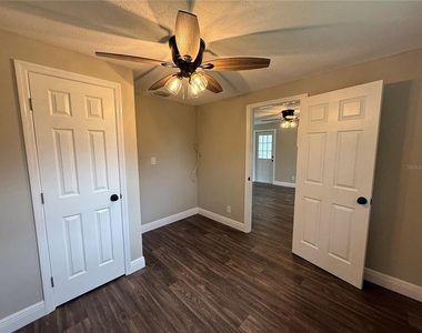 11542 90th Street - Photo Thumbnail 14