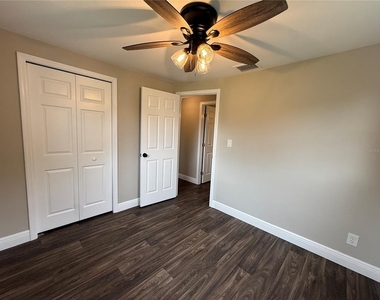 11542 90th Street - Photo Thumbnail 8