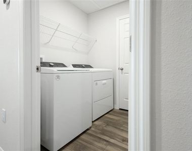3836 King Hill Drive - Photo Thumbnail 17