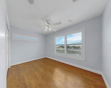 626 Yardarm Drive - Photo Thumbnail 9