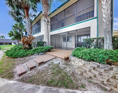626 Yardarm Drive - Photo Thumbnail 38