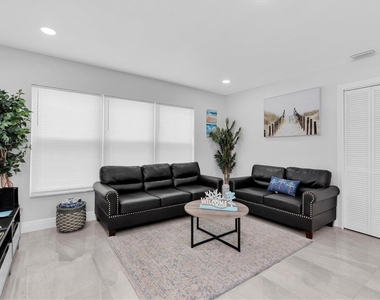 13912 Duley Avenue - Photo Thumbnail 4