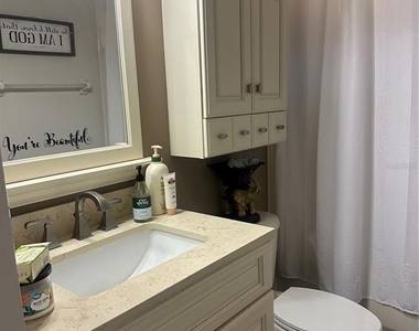 7856 Stoneleigh Drive - Photo Thumbnail 10