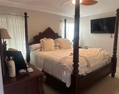 7856 Stoneleigh Drive - Photo Thumbnail 12