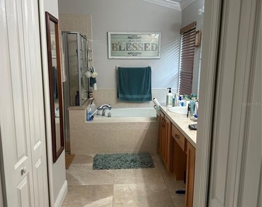 7856 Stoneleigh Drive - Photo Thumbnail 14