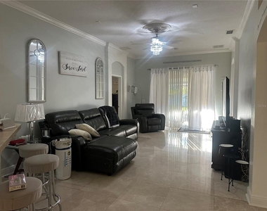 7856 Stoneleigh Drive - Photo Thumbnail 8