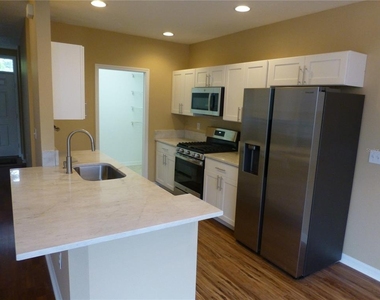 9411 W Park Village Drive - Photo Thumbnail 5