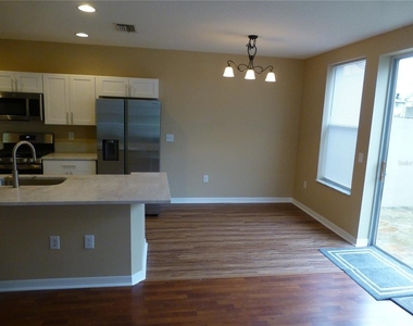 9411 W Park Village Drive - Photo Thumbnail 8
