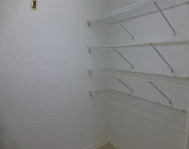 9411 W Park Village Drive - Photo Thumbnail 16
