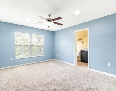 10851 Kensington Park Avenue - Photo Thumbnail 11