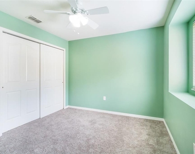 10851 Kensington Park Avenue - Photo Thumbnail 19