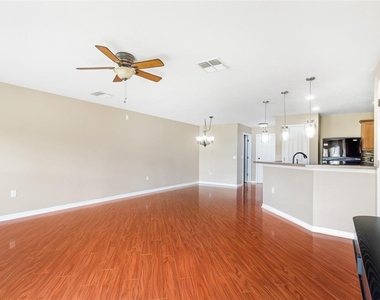 10851 Kensington Park Avenue - Photo Thumbnail 4