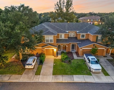 10851 Kensington Park Avenue - Photo Thumbnail 1