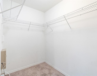10851 Kensington Park Avenue - Photo Thumbnail 15