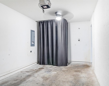 10851 Kensington Park Avenue - Photo Thumbnail 26