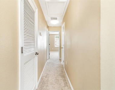 10851 Kensington Park Avenue - Photo Thumbnail 23