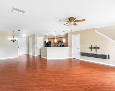 10851 Kensington Park Avenue - Photo Thumbnail 5