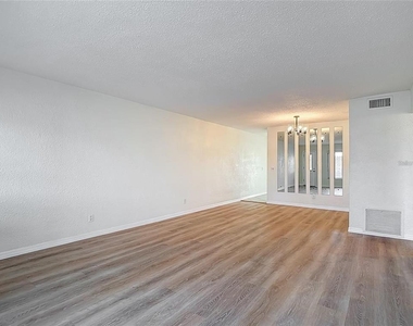 2461 Canadian Way - Photo Thumbnail 3
