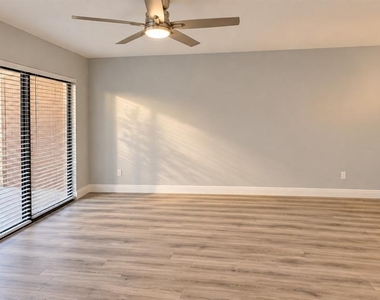 4171 Flying Fortress Avenue - Photo Thumbnail 12
