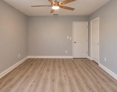 4171 Flying Fortress Avenue - Photo Thumbnail 10