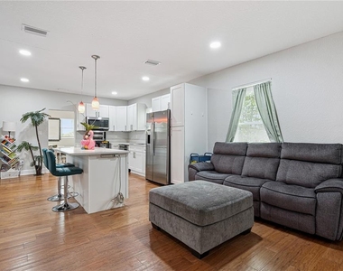 732 E Orange Avenue - Photo Thumbnail 7