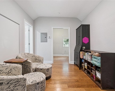 732 E Orange Avenue - Photo Thumbnail 4