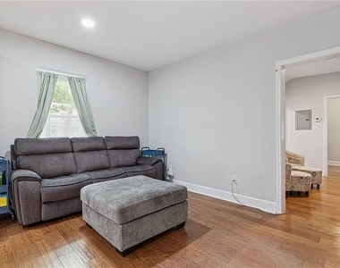 732 E Orange Avenue - Photo Thumbnail 6