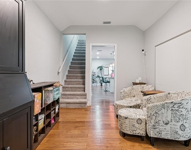 732 E Orange Avenue - Photo Thumbnail 3