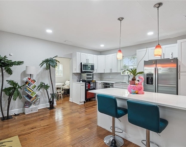 732 E Orange Avenue - Photo Thumbnail 10
