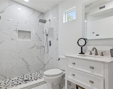 732 E Orange Avenue - Photo Thumbnail 23